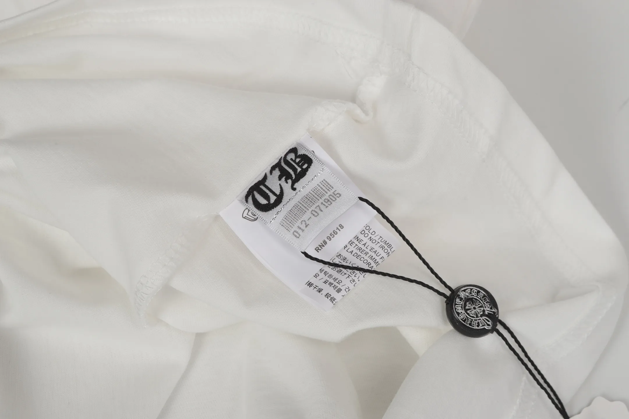 P150 -Chrome Hearts/Chrome Hearts 23ss scroll simple Sanskrit letters popular long-sleeved T-shirt -High weight, high density and high quality. The wool is soft, delicate and skin-friendly. It feels soft and silky. It has excellent warmth and skin-friendly properties.